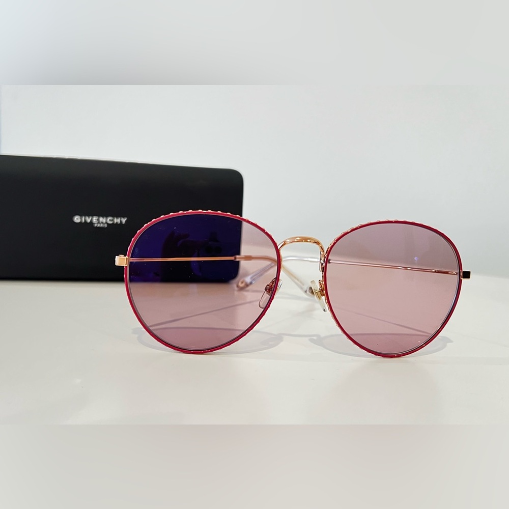 Givenchy Sunglasses GV 7089/S. Gold Pink frame, pink/ violet lenses